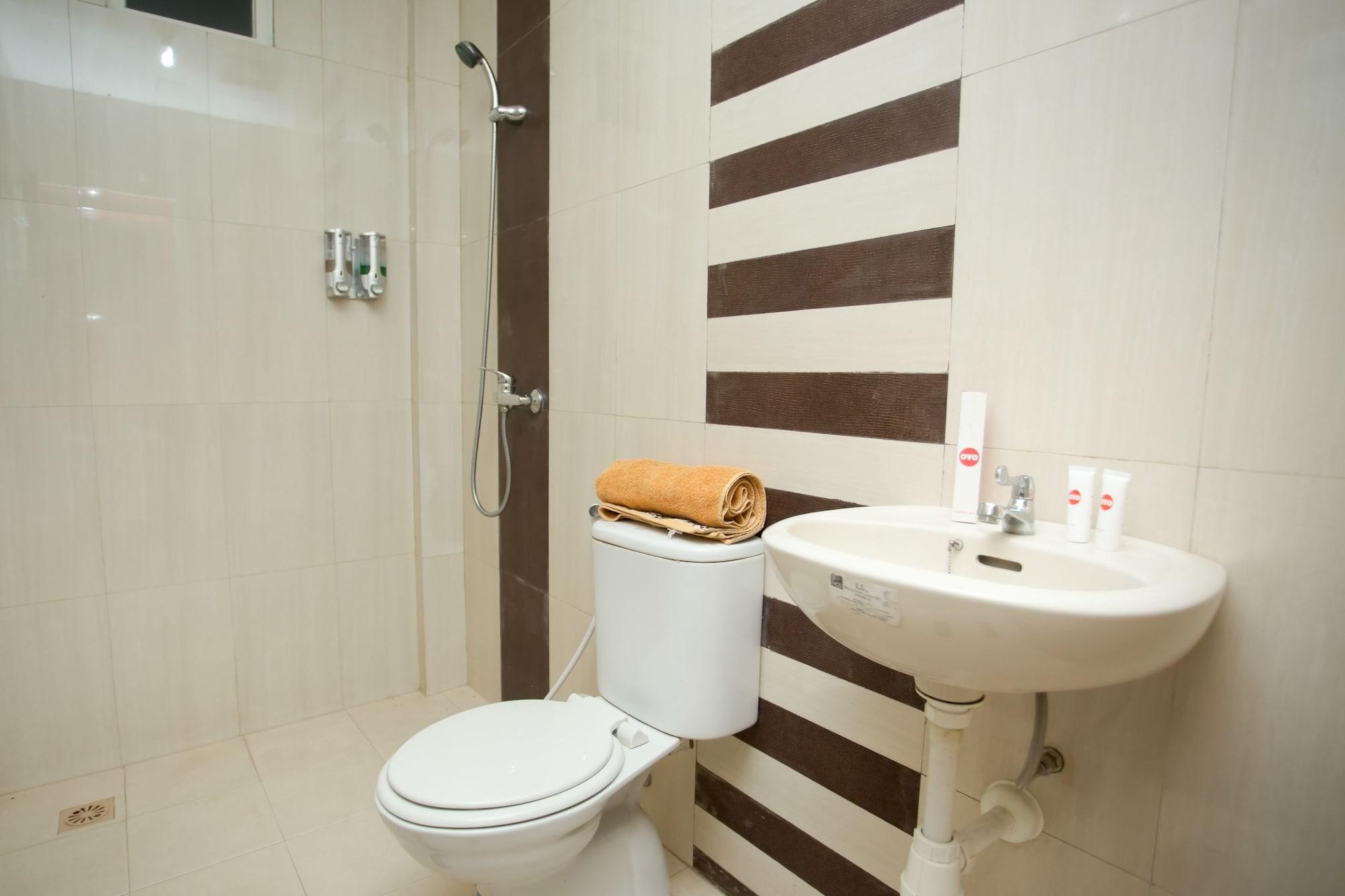 Hotel Oyo 850 Lapan Lapan Banjarmasin  Exterior foto