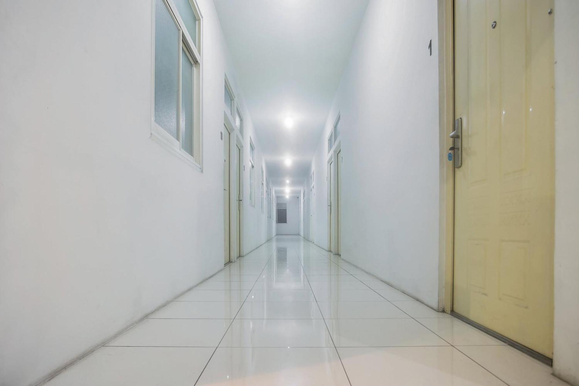 Hotel Oyo 850 Lapan Lapan Banjarmasin  Exterior foto