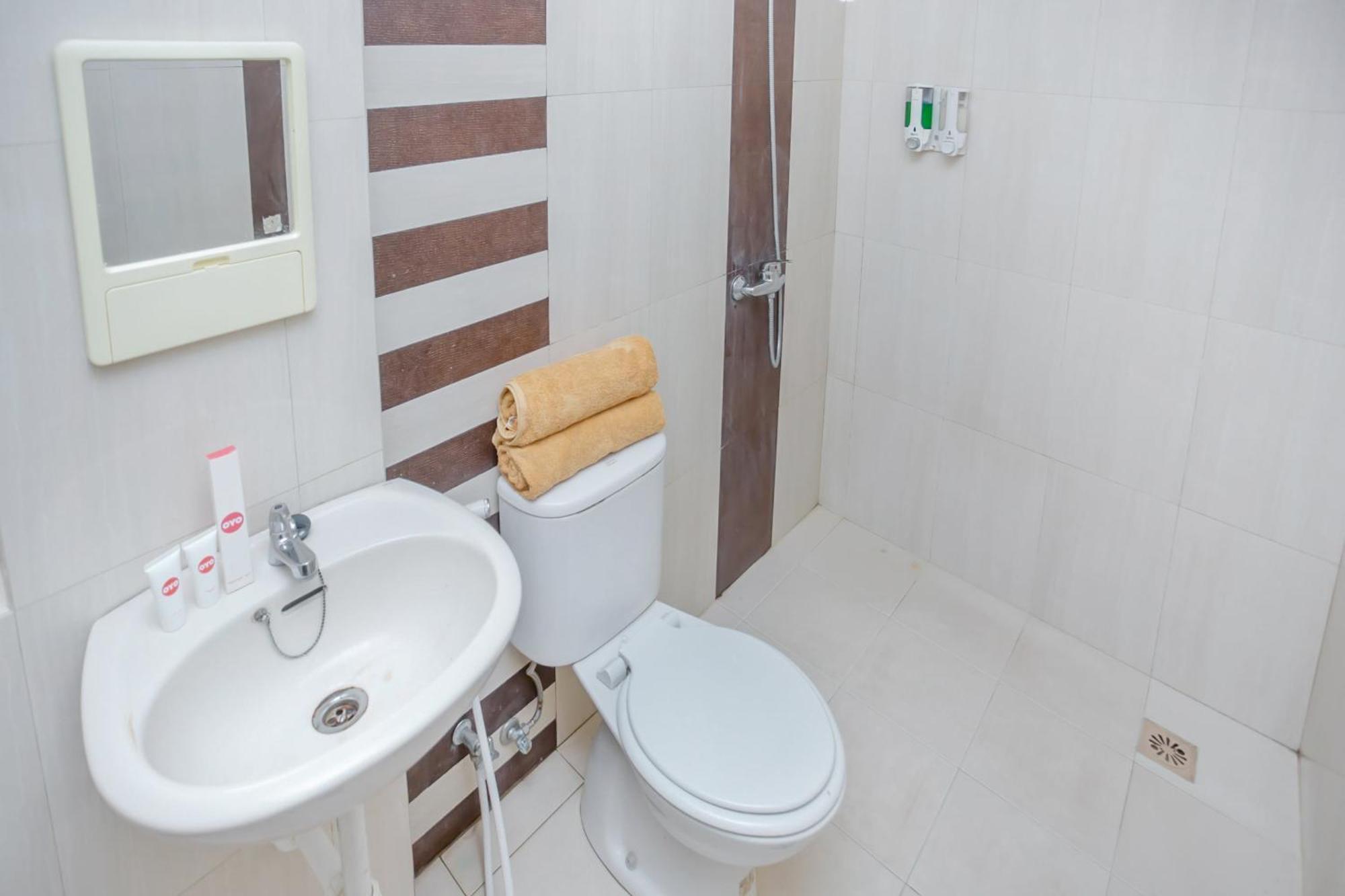 Hotel Oyo 850 Lapan Lapan Banjarmasin  Exterior foto