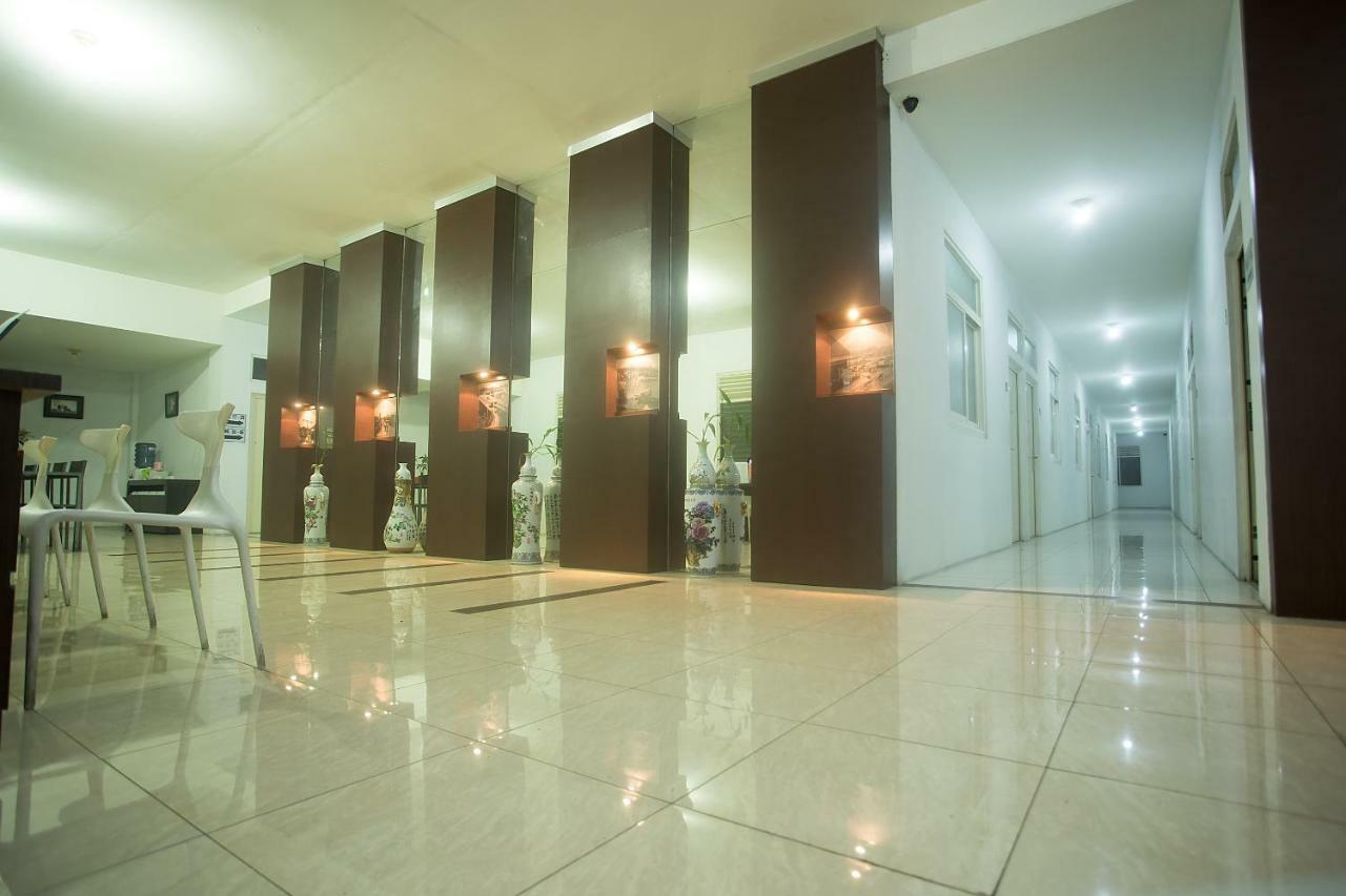 Hotel Oyo 850 Lapan Lapan Banjarmasin  Exterior foto