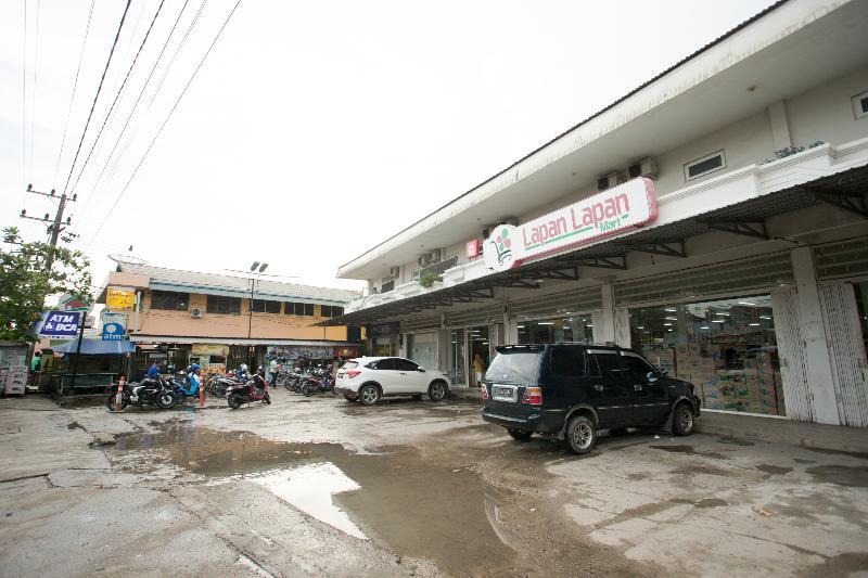 Hotel Oyo 850 Lapan Lapan Banjarmasin  Exterior foto